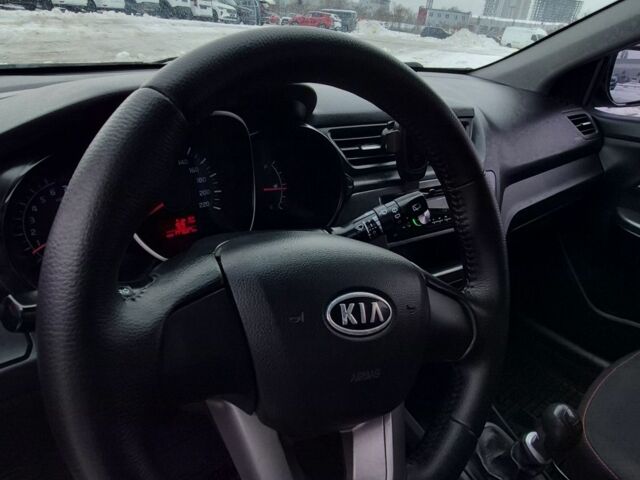 Сірий Кіа Ріо, об'ємом двигуна 1.4 л та пробігом 177 тис. км за 6200 $, фото 5 на Automoto.ua