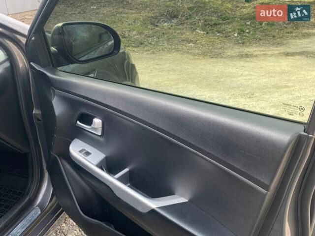 Сірий Кіа Ріо, об'ємом двигуна 1.4 л та пробігом 119 тис. км за 7450 $, фото 8 на Automoto.ua