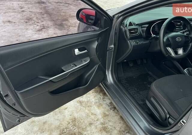 Серый Киа Рио, объемом двигателя 1.4 л и пробегом 178 тыс. км за 6350 $, фото 8 на Automoto.ua