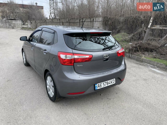 Серый Киа Рио, объемом двигателя 1.6 л и пробегом 156 тыс. км за 8800 $, фото 3 на Automoto.ua