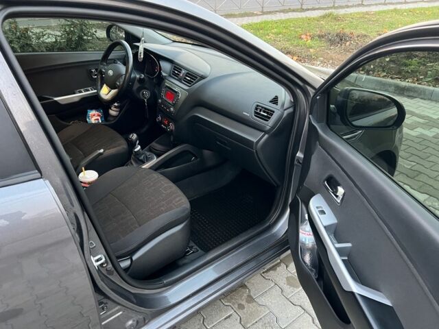 Кіа Ріо 2012 у Одесі на Automoto.ua Сірий Кіа Ріо, об'ємом двигуна 1.6 л та пробігом 103 тис. км за 6650 $, фото 13 на Automoto.ua