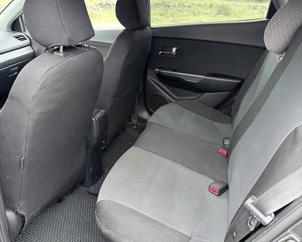 Серый Киа Рио, объемом двигателя 1.6 л и пробегом 104 тыс. км за 8000 $, фото 6 на Automoto.ua