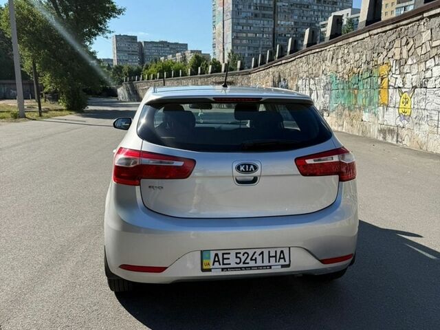 Серый Киа Рио, объемом двигателя 1.6 л и пробегом 125 тыс. км за 7700 $, фото 5 на Automoto.ua
