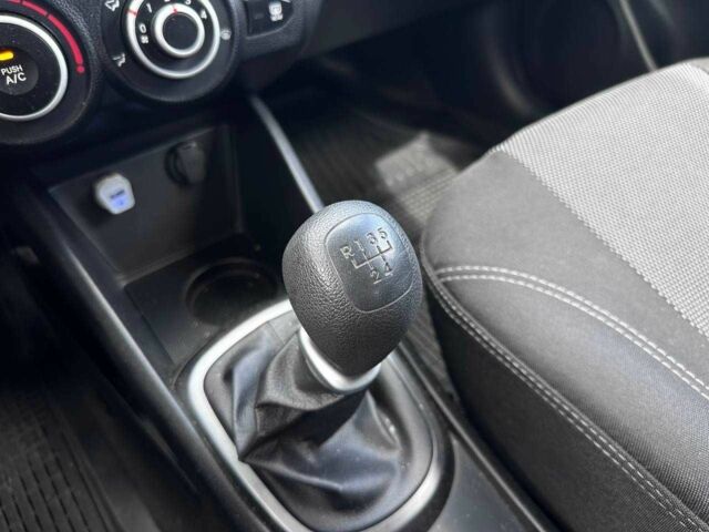 Серый Киа Рио, объемом двигателя 1.4 л и пробегом 62 тыс. км за 7990 $, фото 18 на Automoto.ua