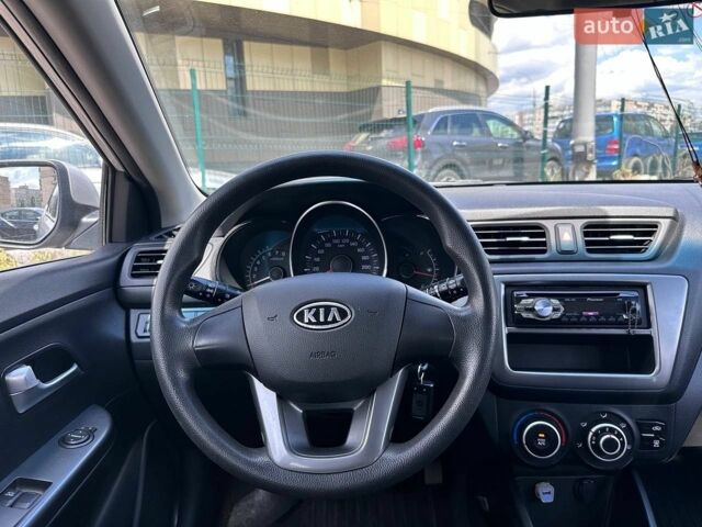 Серый Киа Рио, объемом двигателя 1.4 л и пробегом 62 тыс. км за 7990 $, фото 14 на Automoto.ua