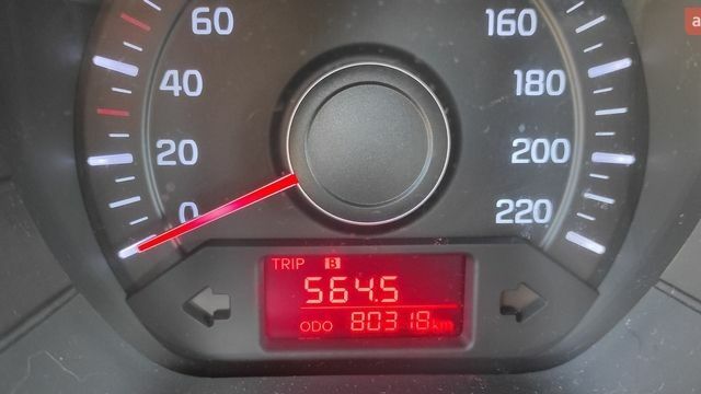 Сірий Кіа Ріо, об'ємом двигуна 1.4 л та пробігом 80 тис. км за 7000 $, фото 5 на Automoto.ua