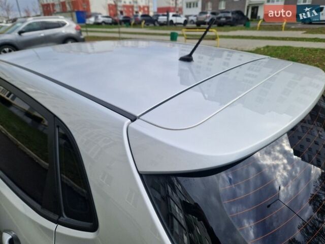 Серый Киа Рио, объемом двигателя 1.6 л и пробегом 98 тыс. км за 9400 $, фото 22 на Automoto.ua