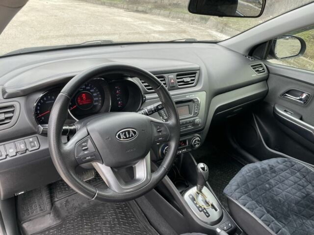 Сірий Кіа Ріо, об'ємом двигуна 1.6 л та пробігом 156 тис. км за 8800 $, фото 5 на Automoto.ua