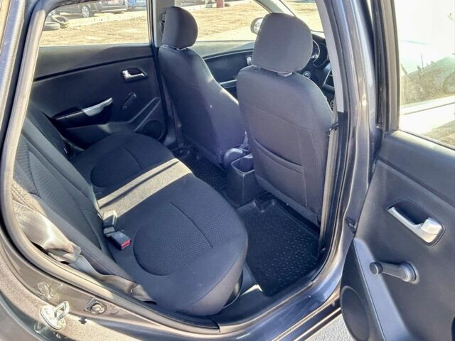 Сірий Кіа Ріо, об'ємом двигуна 1.4 л та пробігом 80 тис. км за 8200 $, фото 16 на Automoto.ua