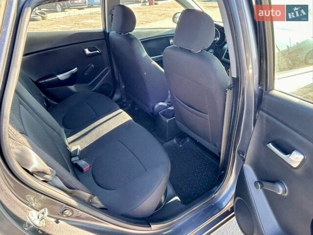 Сірий Кіа Ріо, об'ємом двигуна 1.4 л та пробігом 80 тис. км за 8200 $, фото 16 на Automoto.ua