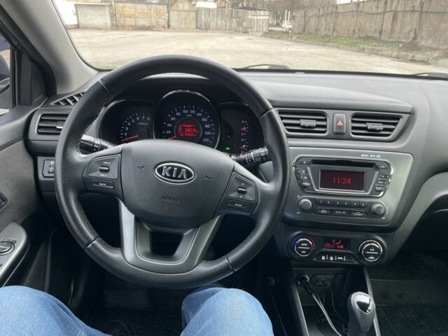 Сірий Кіа Ріо, об'ємом двигуна 1.6 л та пробігом 156 тис. км за 8800 $, фото 6 на Automoto.ua