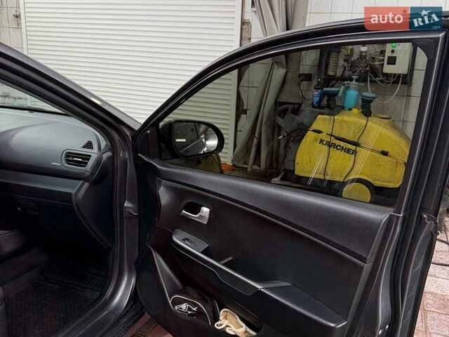 Сірий Кіа Ріо, об'ємом двигуна 1.4 л та пробігом 152 тис. км за 7500 $, фото 13 на Automoto.ua