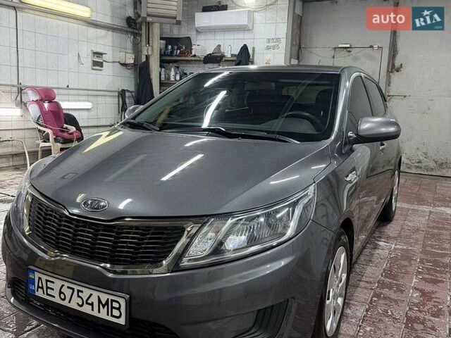 Сірий Кіа Ріо, об'ємом двигуна 1.4 л та пробігом 152 тис. км за 7500 $, фото 1 на Automoto.ua
