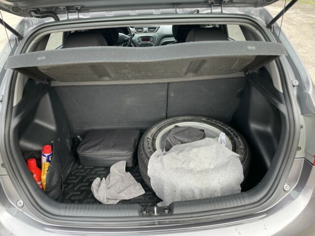 Сірий Кіа Ріо, об'ємом двигуна 1.6 л та пробігом 156 тис. км за 8800 $, фото 7 на Automoto.ua