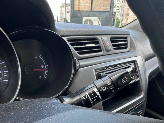 Серый Киа Рио, объемом двигателя 1.4 л и пробегом 62 тыс. км за 7990 $, фото 22 на Automoto.ua