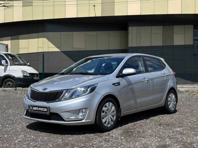Серый Киа Рио, объемом двигателя 1.4 л и пробегом 62 тыс. км за 7990 $, фото 3 на Automoto.ua