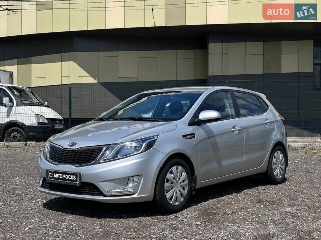 Сірий Кіа Ріо, об'ємом двигуна 1.4 л та пробігом 62 тис. км за 7690 $, фото 3 на Automoto.ua