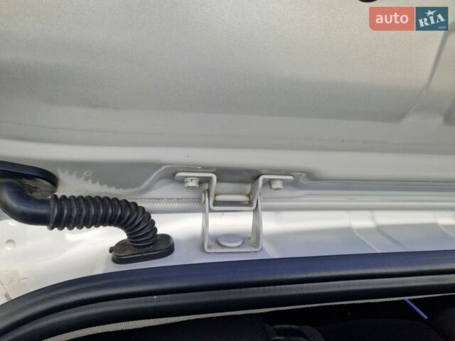 Серый Киа Рио, объемом двигателя 1.6 л и пробегом 98 тыс. км за 9400 $, фото 64 на Automoto.ua