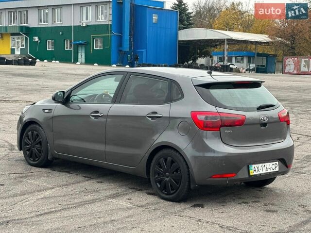 Сірий Кіа Ріо, об'ємом двигуна 1.4 л та пробігом 205 тис. км за 4900 $, фото 2 на Automoto.ua