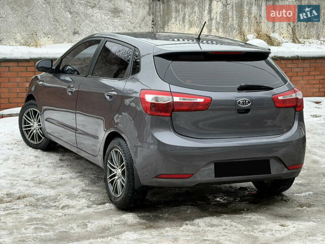 Сірий Кіа Ріо, об'ємом двигуна 1.4 л та пробігом 177 тис. км за 5450 $, фото 5 на Automoto.ua