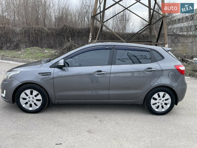 Серый Киа Рио, объемом двигателя 1.6 л и пробегом 156 тыс. км за 8800 $, фото 2 на Automoto.ua
