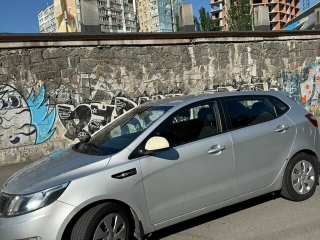 Серый Киа Рио, объемом двигателя 1.6 л и пробегом 125 тыс. км за 7700 $, фото 3 на Automoto.ua