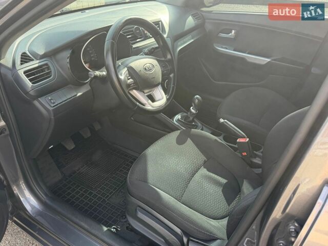 Серый Киа Рио, объемом двигателя 1.4 л и пробегом 186 тыс. км за 6790 $, фото 11 на Automoto.ua