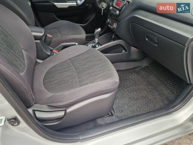 Серый Киа Рио, объемом двигателя 1.6 л и пробегом 98 тыс. км за 9400 $, фото 67 на Automoto.ua