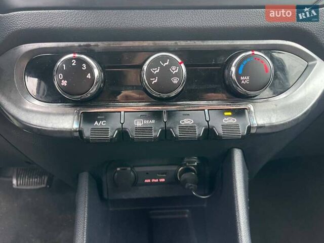 Сірий Кіа Ріо, об'ємом двигуна 1.59 л та пробігом 138 тис. км за 8190 $, фото 22 на Automoto.ua