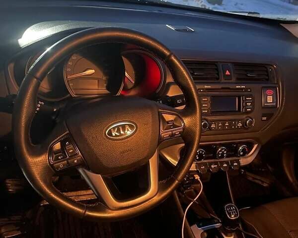 Серый Киа Рио, объемом двигателя 1.12 л и пробегом 220 тыс. км за 5750 $, фото 8 на Automoto.ua