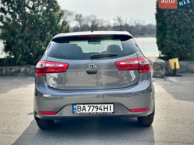 Сірий Кіа Ріо, об'ємом двигуна 1.6 л та пробігом 150 тис. км за 7900 $, фото 3 на Automoto.ua