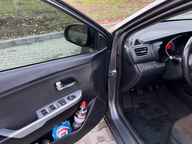 Кіа Ріо 2012 у Одесі на Automoto.ua Сірий Кіа Ріо, об'ємом двигуна 1.6 л та пробігом 103 тис. км за 6650 $, фото 9 на Automoto.ua