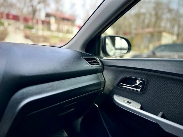 Сірий Кіа Ріо, об'ємом двигуна 1.6 л та пробігом 150 тис. км за 8250 $, фото 16 на Automoto.ua
