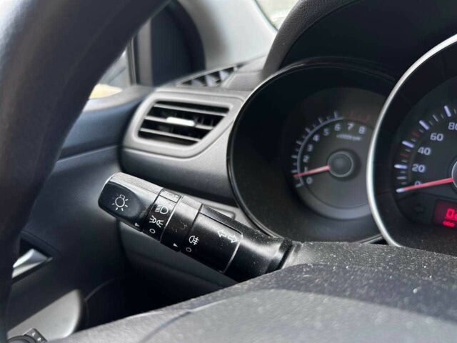 Серый Киа Рио, объемом двигателя 1.4 л и пробегом 62 тыс. км за 7990 $, фото 21 на Automoto.ua
