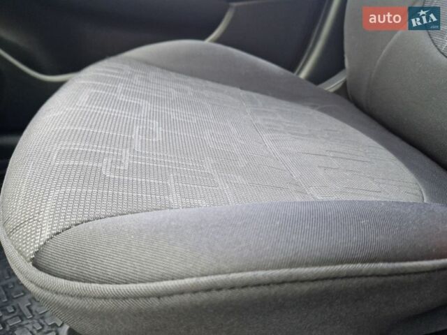 Серый Киа Рио, объемом двигателя 1.6 л и пробегом 98 тыс. км за 9400 $, фото 44 на Automoto.ua