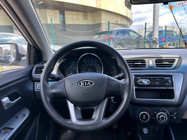 Серый Киа Рио, объемом двигателя 1.4 л и пробегом 62 тыс. км за 7990 $, фото 14 на Automoto.ua