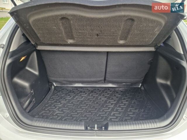 Серый Киа Рио, объемом двигателя 1.6 л и пробегом 98 тыс. км за 9400 $, фото 62 на Automoto.ua