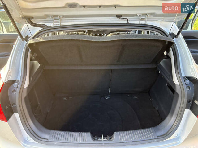 Серый Киа Рио, объемом двигателя 1.59 л и пробегом 138 тыс. км за 7800 $, фото 16 на Automoto.ua