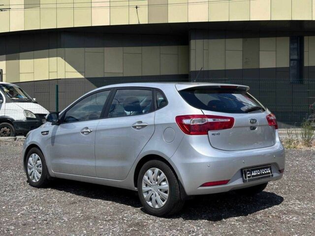 Серый Киа Рио, объемом двигателя 1.4 л и пробегом 62 тыс. км за 7990 $, фото 4 на Automoto.ua