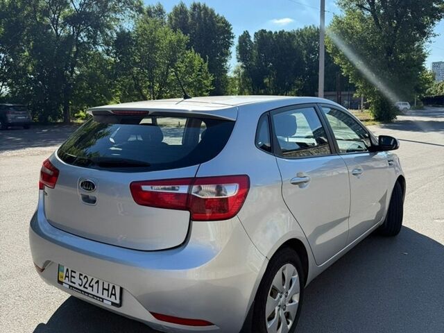 Серый Киа Рио, объемом двигателя 1.6 л и пробегом 125 тыс. км за 7700 $, фото 6 на Automoto.ua