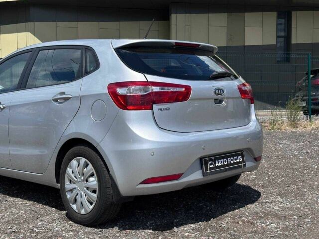 Серый Киа Рио, объемом двигателя 1.4 л и пробегом 62 тыс. км за 7990 $, фото 5 на Automoto.ua