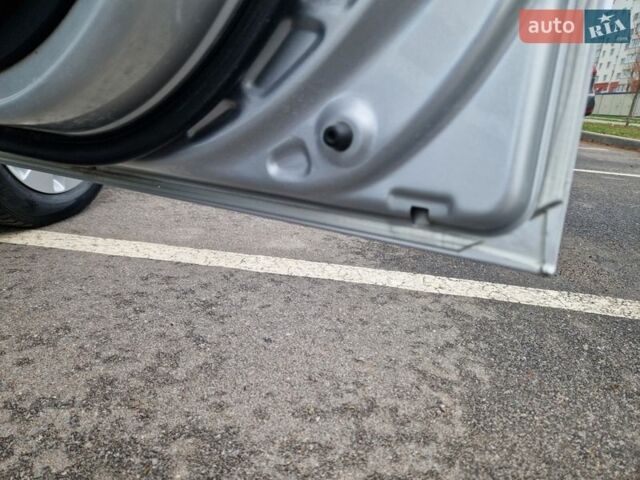 Серый Киа Рио, объемом двигателя 1.6 л и пробегом 98 тыс. км за 9400 $, фото 69 на Automoto.ua