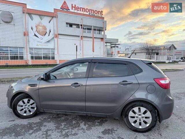 Серый Киа Рио, объемом двигателя 1.6 л и пробегом 104 тыс. км за 8000 $, фото 3 на Automoto.ua