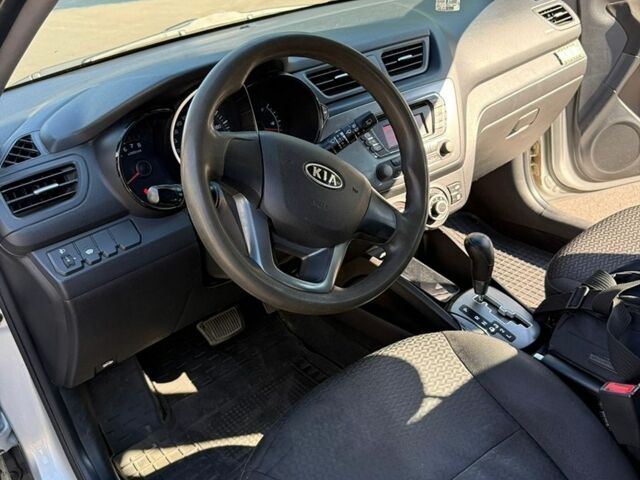 Серый Киа Рио, объемом двигателя 1.6 л и пробегом 125 тыс. км за 7700 $, фото 14 на Automoto.ua