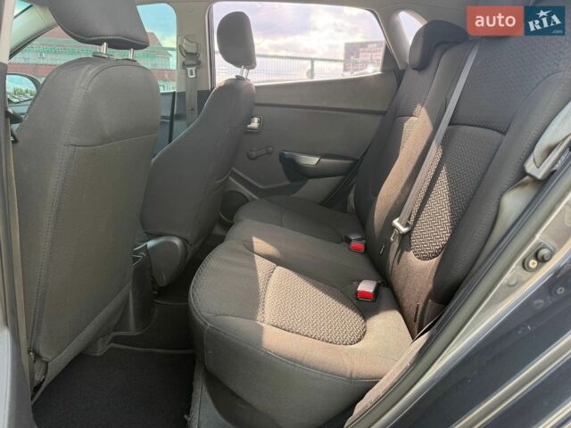 Серый Киа Рио, объемом двигателя 1.4 л и пробегом 186 тыс. км за 6790 $, фото 19 на Automoto.ua