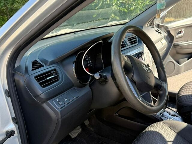Серый Киа Рио, объемом двигателя 1.6 л и пробегом 125 тыс. км за 7700 $, фото 20 на Automoto.ua
