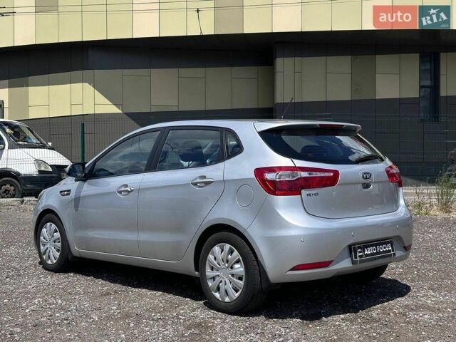 Серый Киа Рио, объемом двигателя 1.4 л и пробегом 62 тыс. км за 7990 $, фото 4 на Automoto.ua