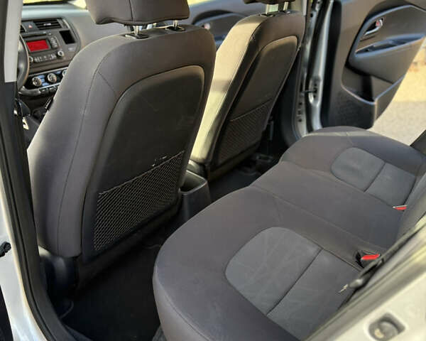 Серый Киа Рио, объемом двигателя 1.59 л и пробегом 138 тыс. км за 7800 $, фото 15 на Automoto.ua