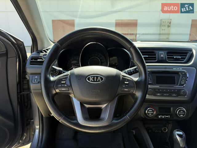 Сірий Кіа Ріо, об'ємом двигуна 1.6 л та пробігом 156 тис. км за 8200 $, фото 6 на Automoto.ua