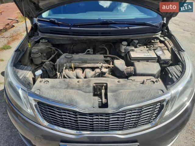 Серый Киа Рио, объемом двигателя 1.4 л и пробегом 198 тыс. км за 6500 $, фото 24 на Automoto.ua